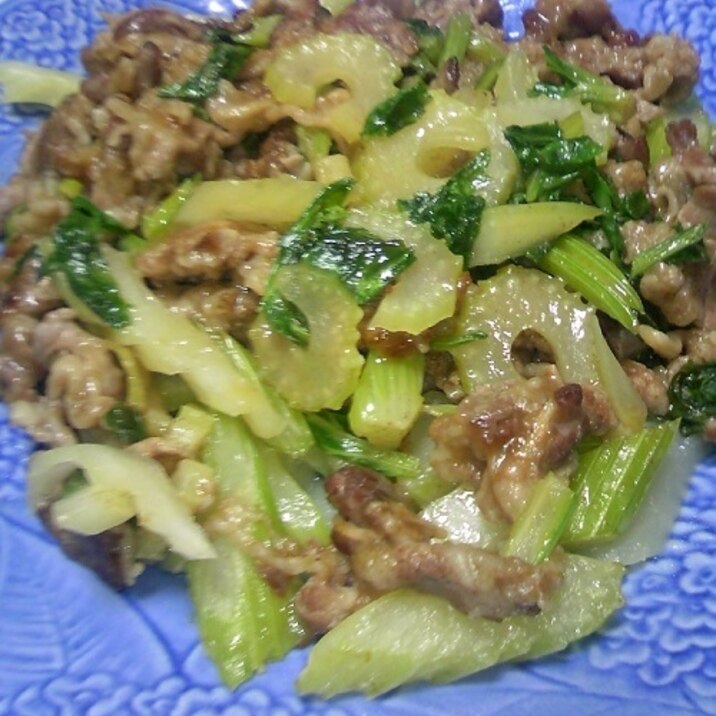 まるごと1本♡セロリと牛肉DEオイスターソース炒め